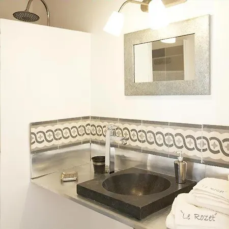 Le Rozet Bed & Breakfast *